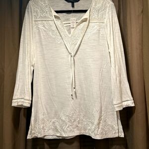 WHITEHOUSE BLACKMARKET Elegant White Embroidered Women's Top